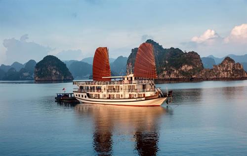 Hanoi – Halong Bay 2 Days 1 night (4* Cruise)