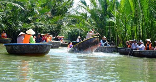 Tra Nhieu Basket Boat & Biking Tour