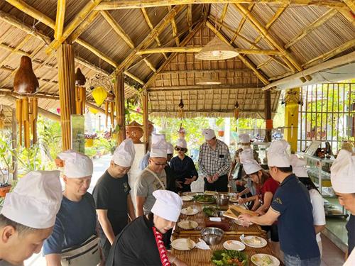 TOUR LỚP NẤU ĂN CẨM THANH